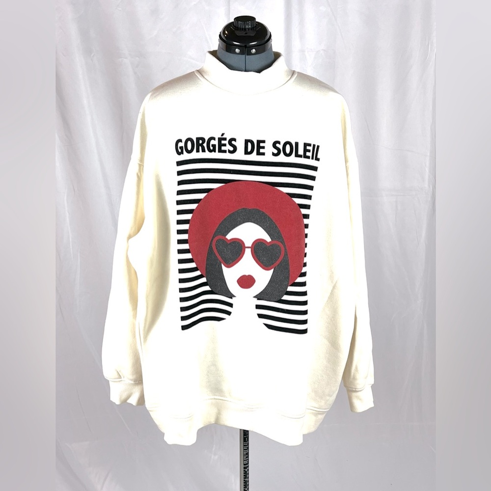 Forever 21 ivory sweatshirt, Gorges De Soleil design 3X 779